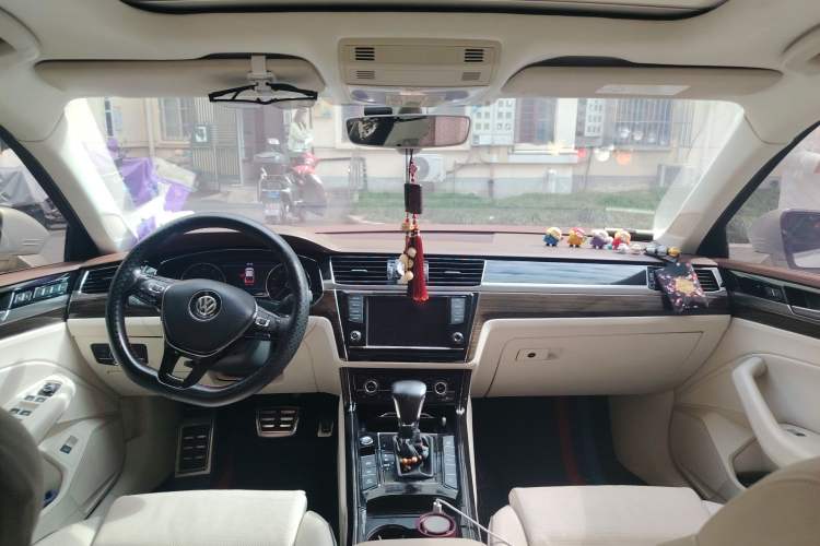 Used Volkswagen Phideon 2016 380TSI Two-Wheel-Drive Luxury Edition
