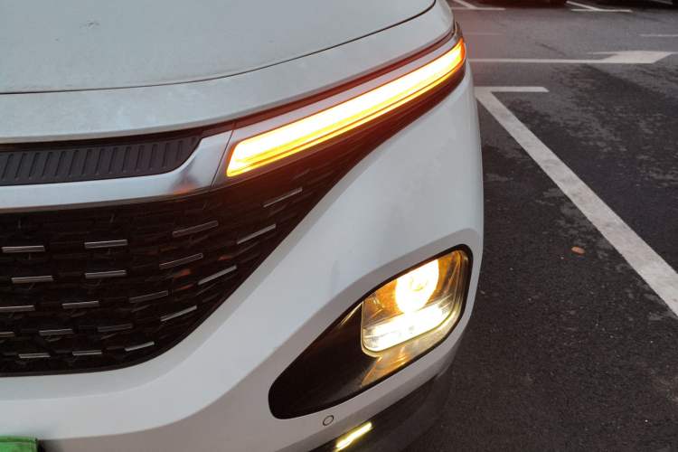 Used Baojun RM-5 2019 1.5T CVT 24-Hour Online Luxury Version 6 Seats Left Front Headlight