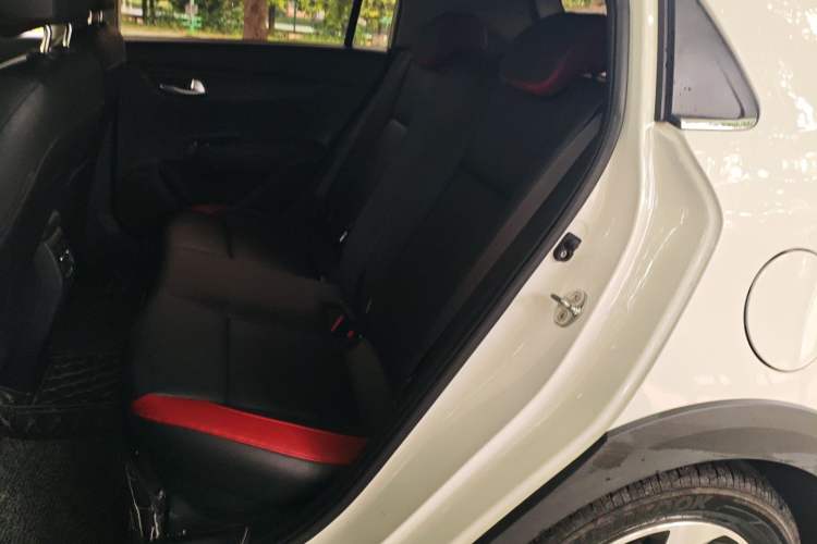 Used Kia KX Cross 2018 1.6L Automatic Dynamic Sunroof Version
