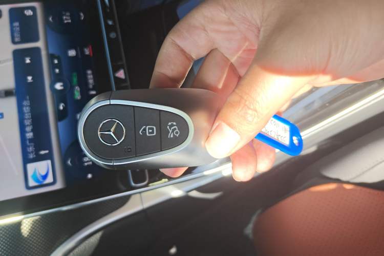 Used Mercedes-Benz C-Class 2022 Restyled C 260 L Sport Edition Vehicle Key