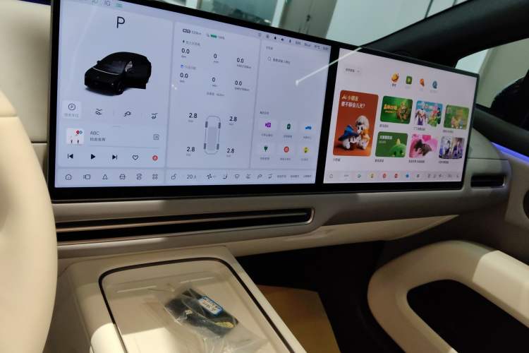 Used Li Auto i6 2025 Model Four-Wheel-Drive Standard Type
