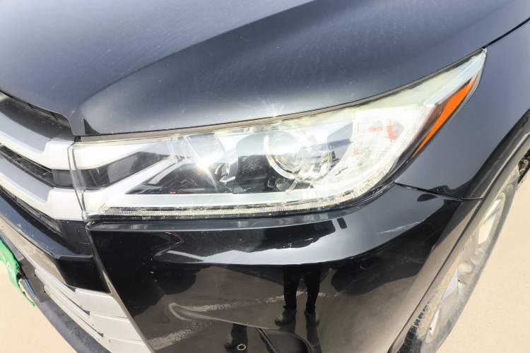 Used Toyota Highlander 2018 2.0T Four-Wheel Drive Luxury Version 7 Seats China VI Standard