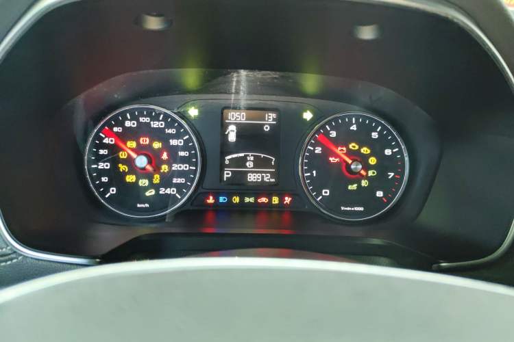 Used Roewe RX5 2018 20T Two-Wheel Drive Automatic Internet Smart Edition
