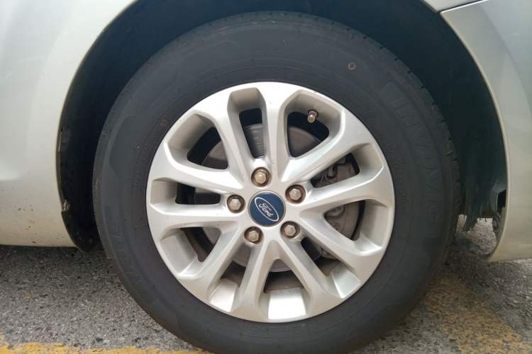 Used Ford Focus 2013 Sedan Classic 1.8L Automatic Base Model
