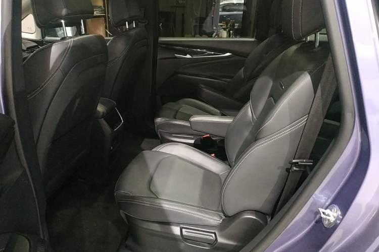 Used SAIC MAXUS G50 2019 1.5T First Edition Automatic Luxury Version 7 Seats Left Rear Seat