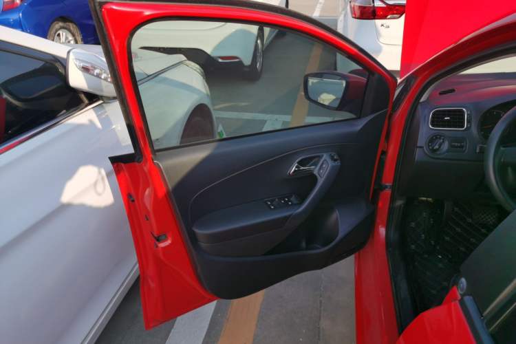 Used Volkswagen Polo 2013 1.6L Automatic Comfort Edition