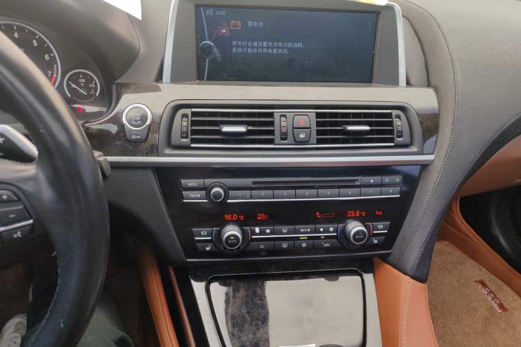 Used BMW 6 Series 2012 640i two-door coupe
