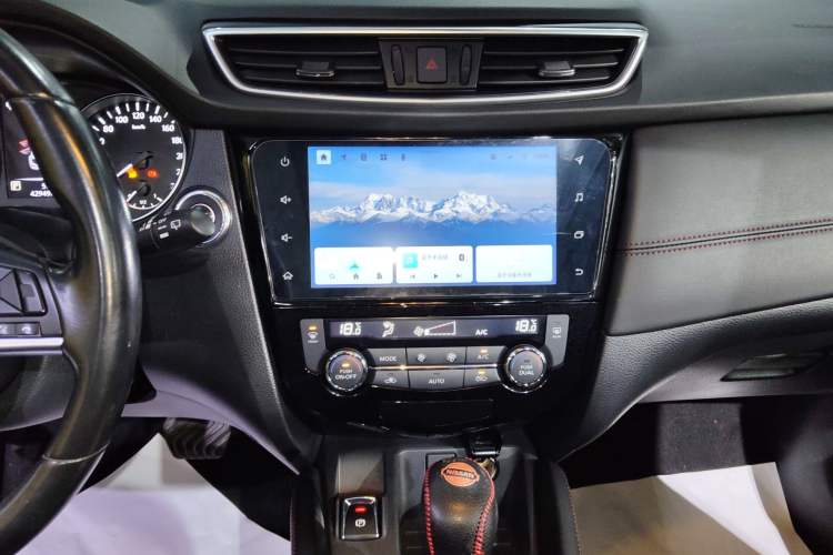 Used Nissan Qashqai 2022 2.0L CVT XV Premier Luxury Edition Audio And AC Panel