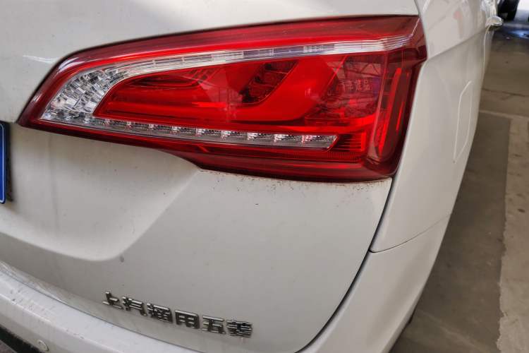 Used Baojun 730 2017 1.8L iAMT Luxury Version 7-Seater
