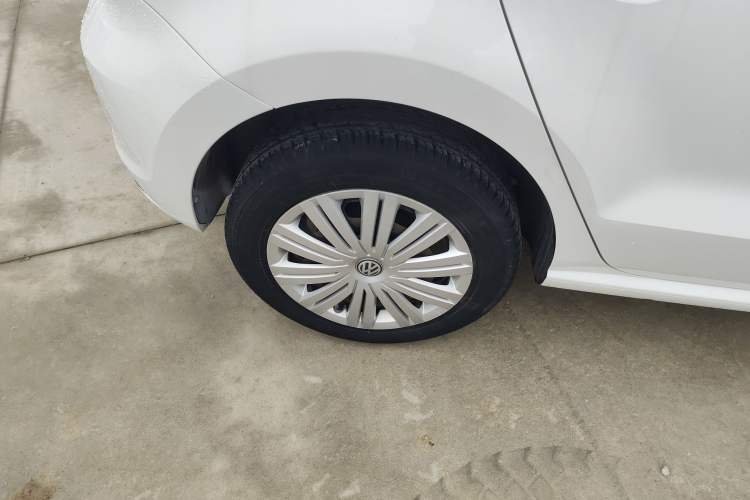 Used Volkswagen Polo 2016 1.6L Automatic Comfort Model
