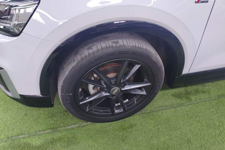 Used Audi Q2L 2021 35 TFSI Progressive Dynamic Edition
