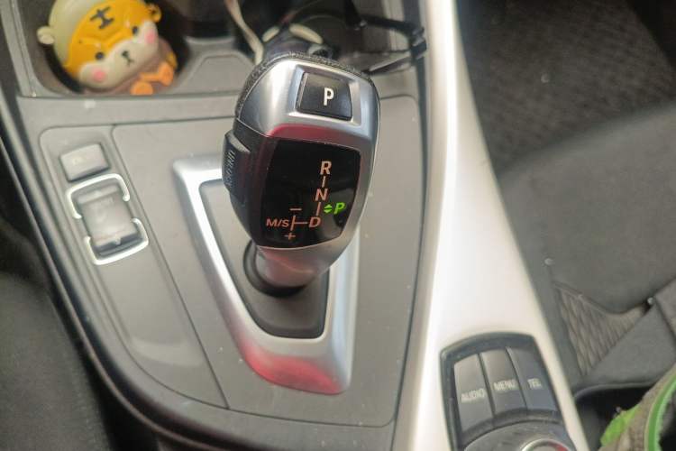 Used BMW 1 Series 2013 Facelifted 118i Leading Edition Gear Lever
