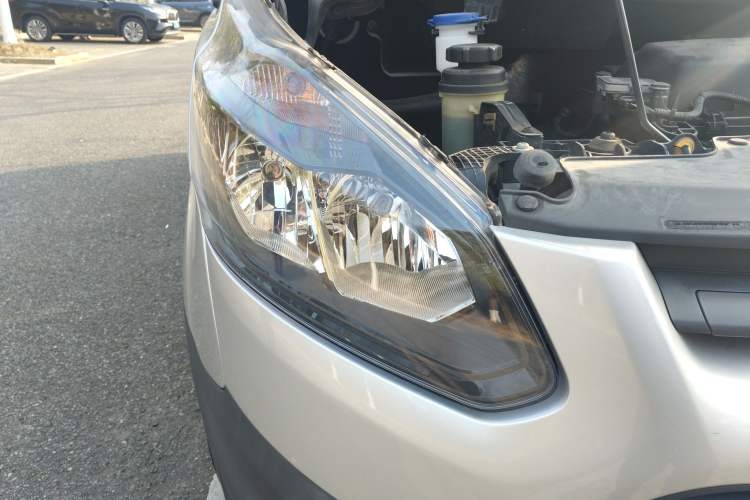 Used Ford Transit 2019 2.0T Diesel Multi-Purpose Commercial Vehicle Mid-Drive Mid-Roof 6-Seater China VI Standard
