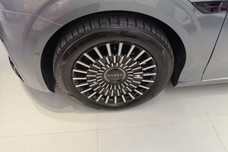 Used Zeekr 009 2024 Six-Seat Executive Version 4WD 108 kWh