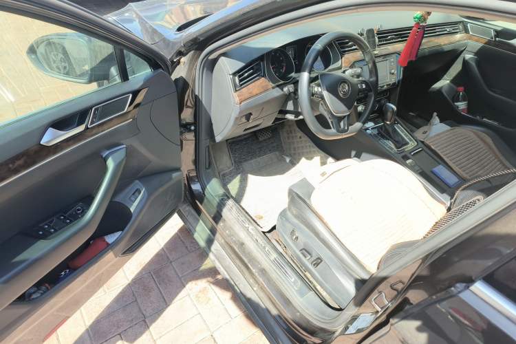 Used Volkswagen Magotan 2018 330TSI DSG Luxury Model
