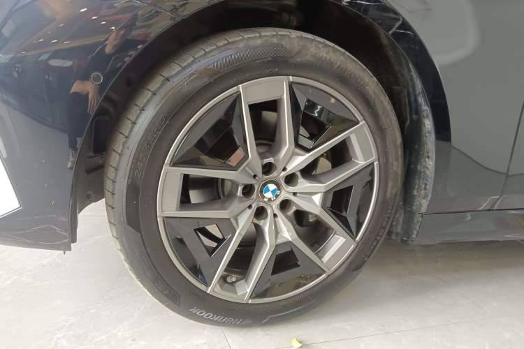 Used BMW 5 Series 2024 530Li Leading Luxury Package Left Front Wheel Hub