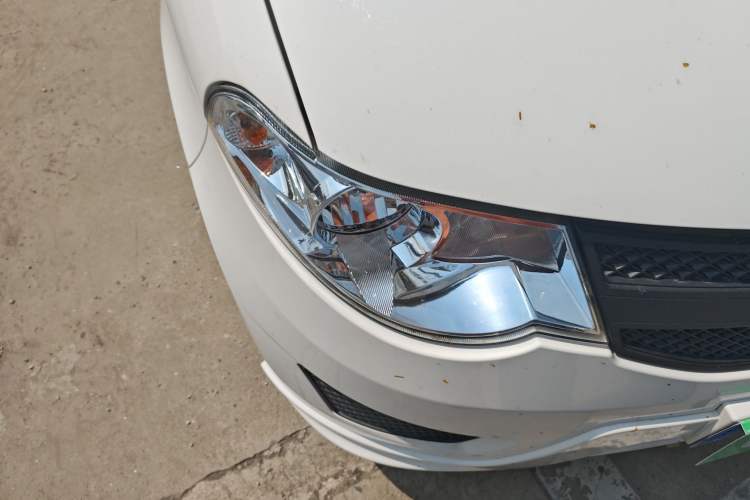 Used Wuling Hongguang 2020 1.2L S Base Model China VI LSI Right Front Headlight