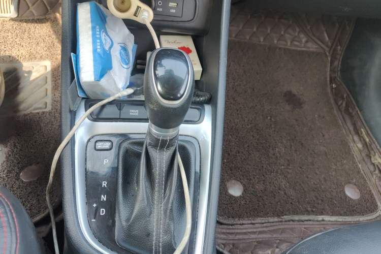 Used Hyundai Celesta 2018 1.6L Automatic GL Enjoyment Edition China VI compliant Gear Lever