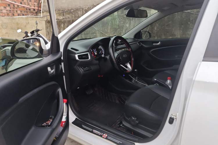 Used Hyundai Verna (older generation) 2017 1.4L Automatic YueXiang Connected Version China V Standard Driver Seat