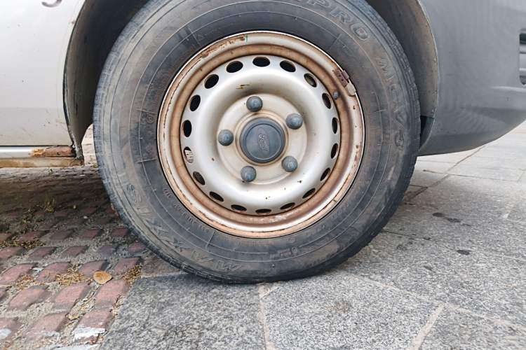 Used Ford Transit 2017 2.0T Diesel Van Short Wheelbase Low Roof China V Standard