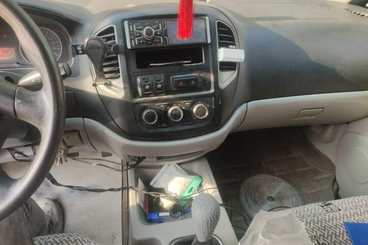 Used FORTHING Lingzhi 2017 V3 1.5L 7-seater Standard Model Audio And AC Panel
