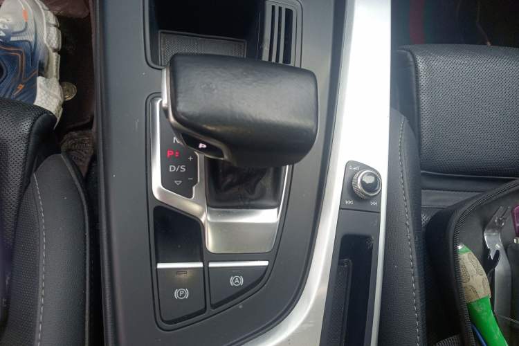 Used Audi A4L 2020 40 TFSI Fashion Dynamic Model Gear Lever