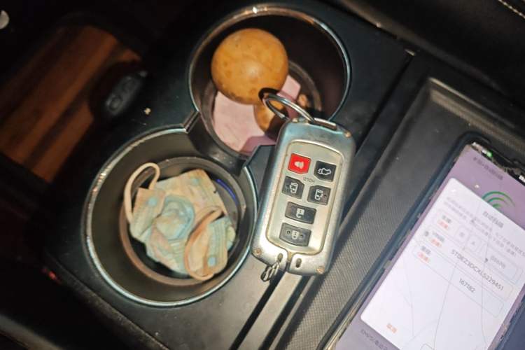 Used Toyota Sienna 2019 3.5L Two-Wheel Drive LE Trim 7 Seats U.S. Specification
