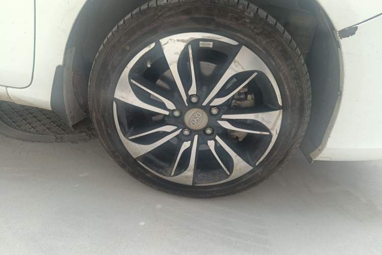 Used BYD Qin New Energy 2015 1.5T Dual-Crown Flagship Plus Edition