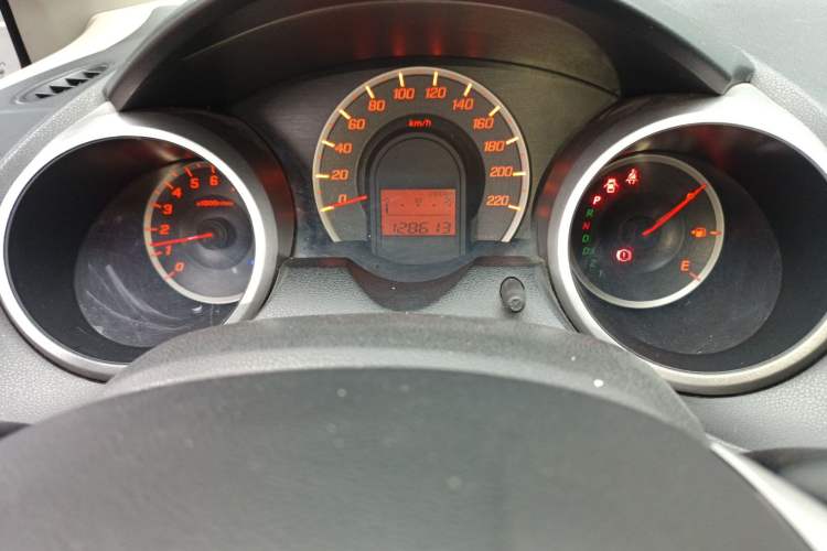 Used Honda Fit 2011 1.3L automatic comfort version
