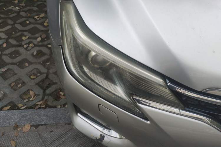 Used Toyota Reiz 2013 2.5V Elite Edition Right Front Headlight