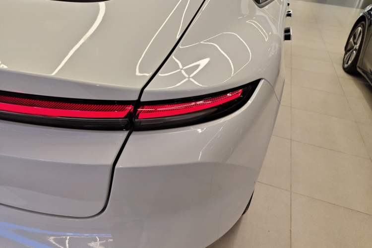 Used Nio ET5 2022 75 kWh Exterior 3