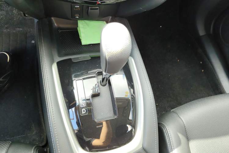 Used Nissan X-Trail 2015 2.5L CVT Leading MAX Edition 4WD