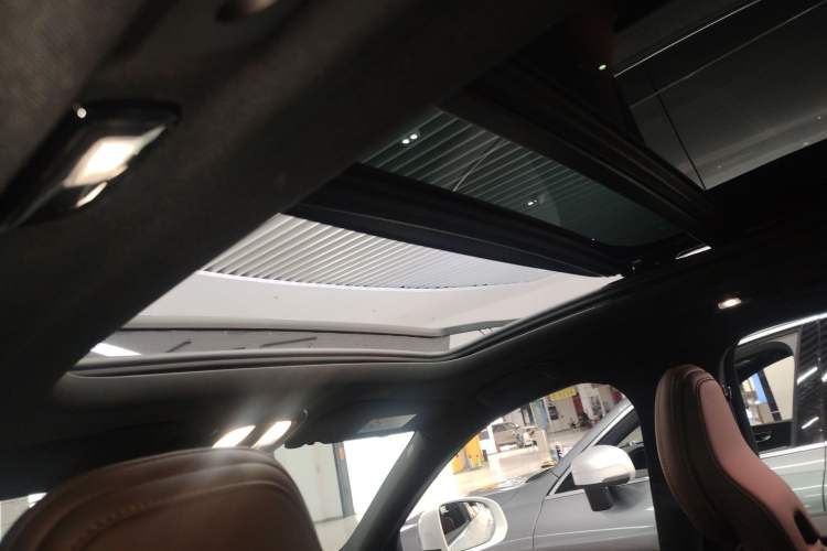 Used Volvo XC60 New Energy 2024 T8 Plug-in Hybrid Long-Range All-Wheel Drive Smart Luxury Edition Headliner