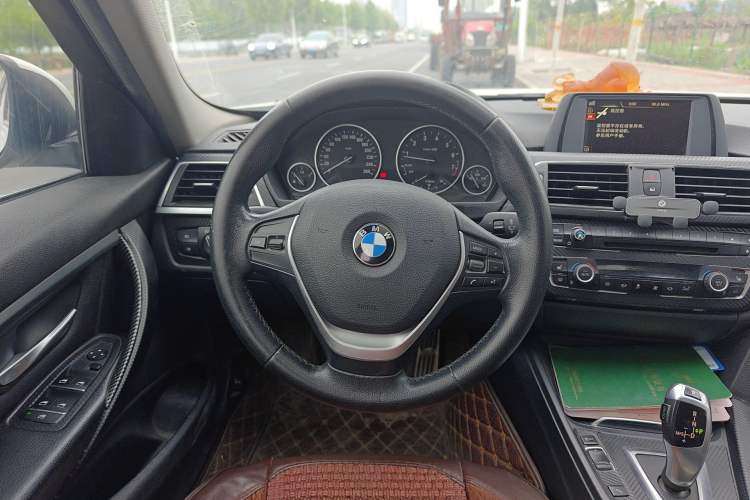 Used BMW 3 Series 2016 320Li Ambition Model Steering Wheel