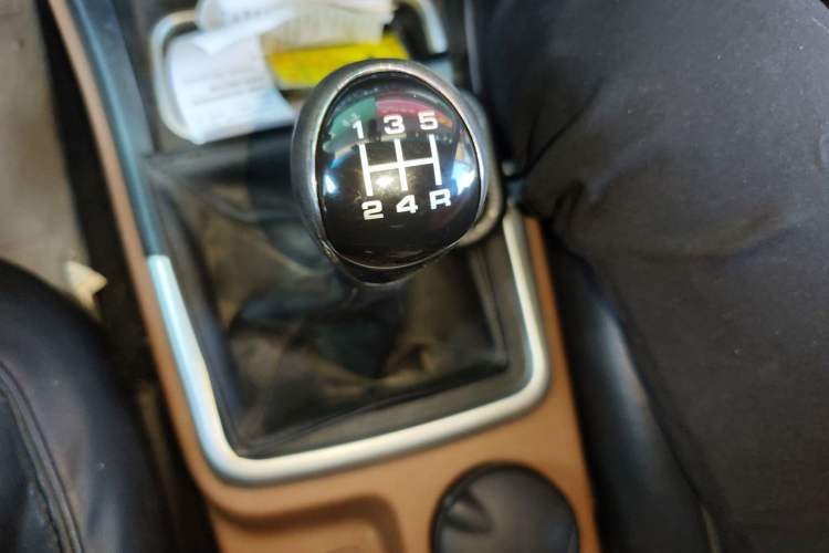 Used JDMC T7 2017 2.2L Two-Wheel Drive Comfort Edition Hatchback with Extended Wheelbase V22
