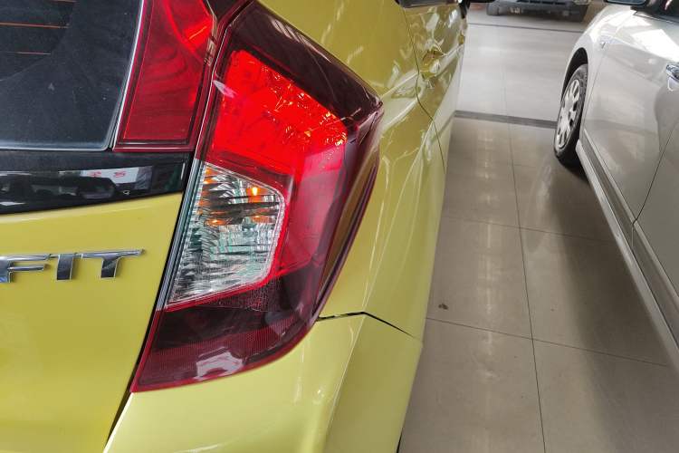 Used Honda Fit 2016 1.5L LXS CVT Comfort Sunroof Version