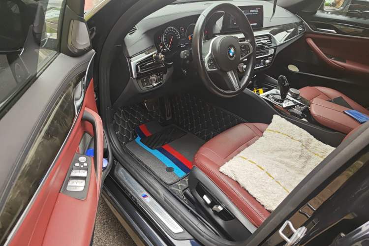 Used BMW 5 Series 2018 Restyled 530Li Luxury Edition M Sport Package Driver Seat