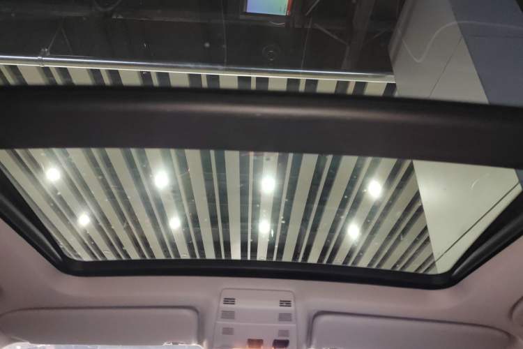 Used BMW X1 2015 sDrive18i Fashion Upgrade Edition Headliner