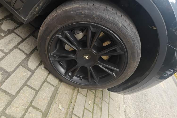 Used Tesla Model Y 2024 Rear-Wheel-Drive Version
