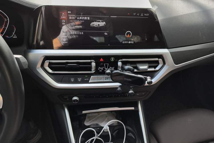 Used BMW 3 Series 2020 Facelifted 325i M Sport Package Audio And AC Panel