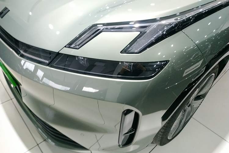 Used Lynk & Co 08 EM-P 2023 220km All-Wheel-Drive Performance Halo