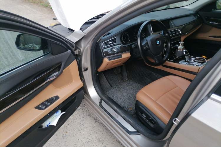 Used BMW 7 Series 2014 730Li Premium Edition Driver Seat