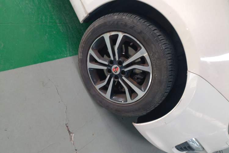 Used Roewe e550 2016 Flagship Edition Right Front Wheel Hub