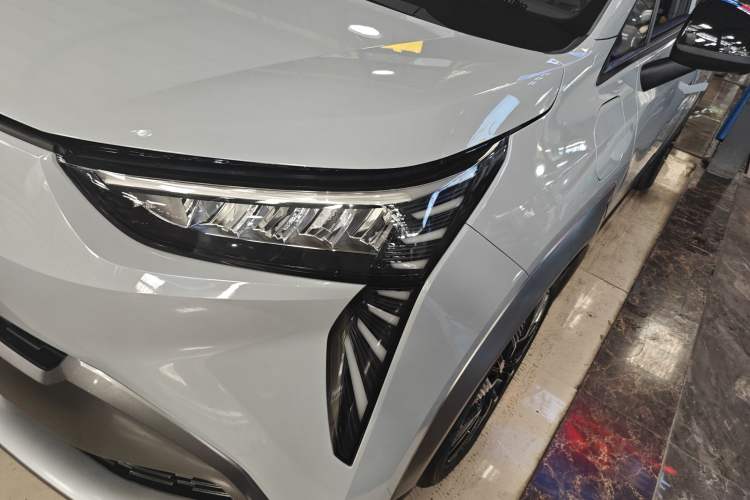 Used AION Y 2022 70 Tech Edition Lithium Iron Phosphate