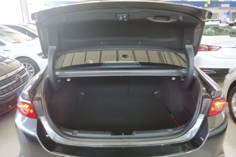 Used Mazda 3 Axela 2021 2.0L Automatic ZhiXuan Edition
