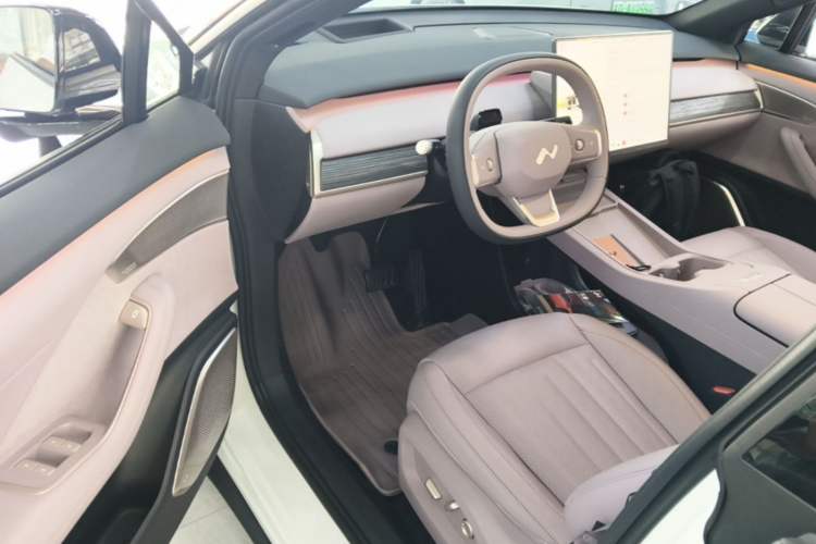 Used ONVO L60 2024 60 kWh Rear-Drive Version
