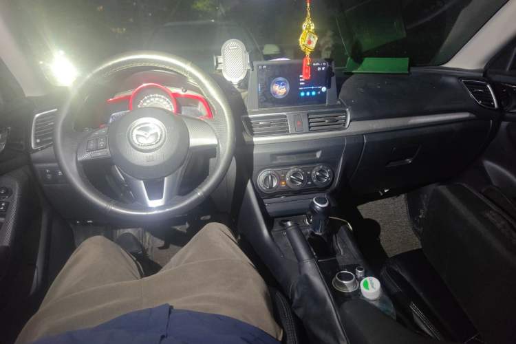 Used Mazda 3 Axela 2016 Sedan 1.5L Manual Comfort Model
