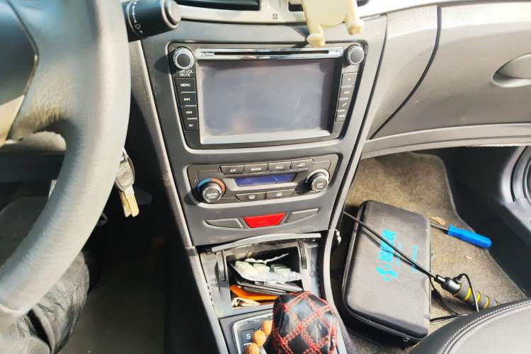 Used Dongfeng Aeolus H30 2012 1.6L Automatic Prestige Model
