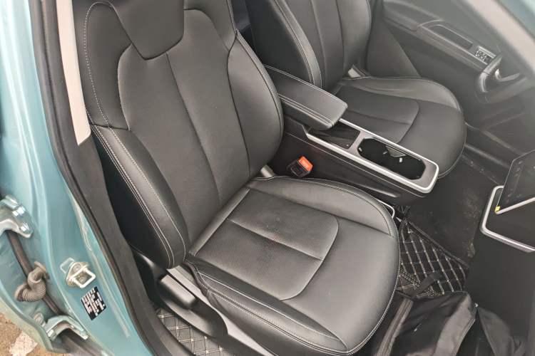 Used NETA V 2022 Chao 400 Lite Right Front Seat