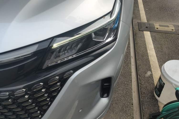 Used Landian E5 2024 Honor Edition 100KM Premium Model 7 Seats
